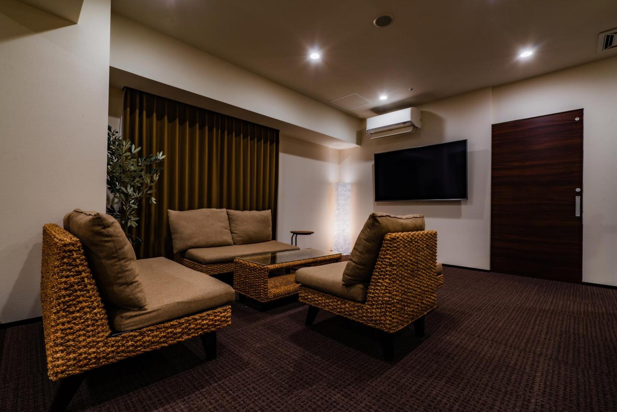 Randor Hotel Sapporo Suites Rum bild A room at the Kyoto International Manga Museum