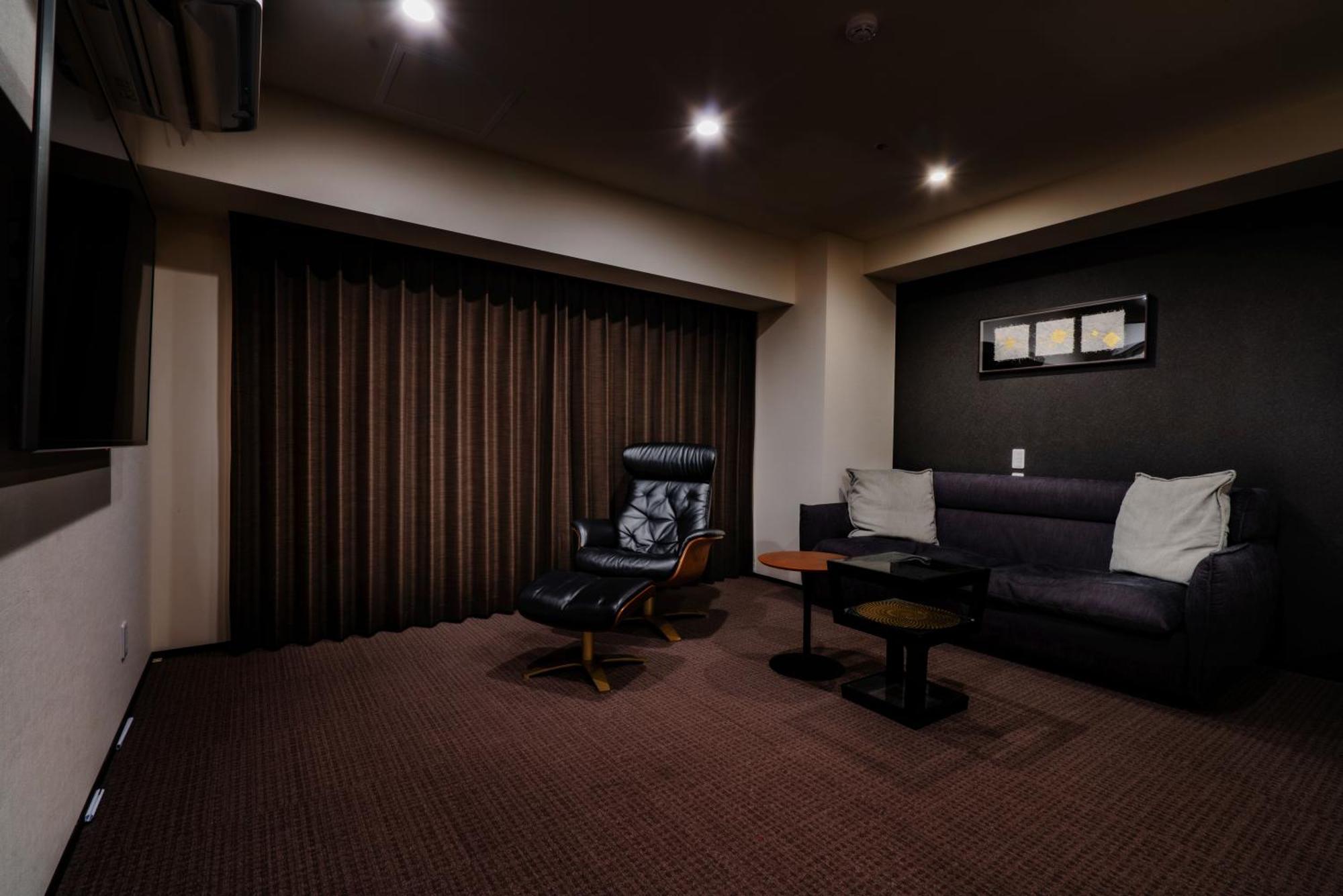 Randor Hotel Sapporo Suites Rum bild A private room at a club