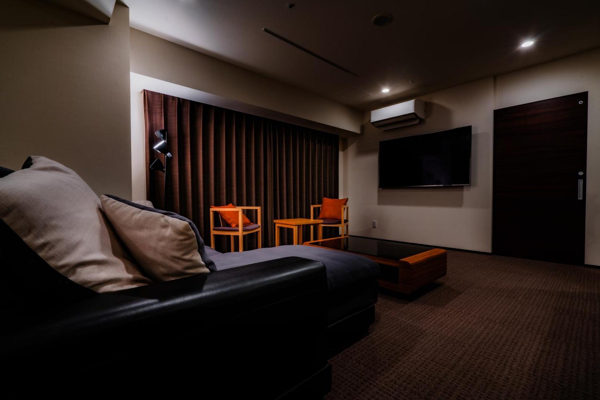 Randor Hotel Sapporo Suites Rum bild A room at the hotel